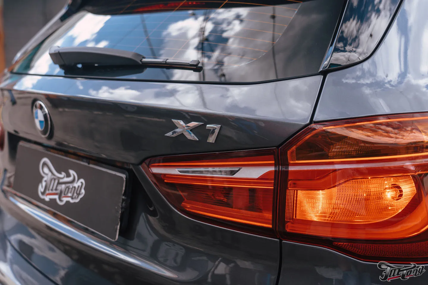 Химчистка салона и мойка подкапотного пространства BMW X1